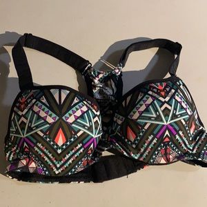 XS patterned PINK Ultimate Sports Bra.